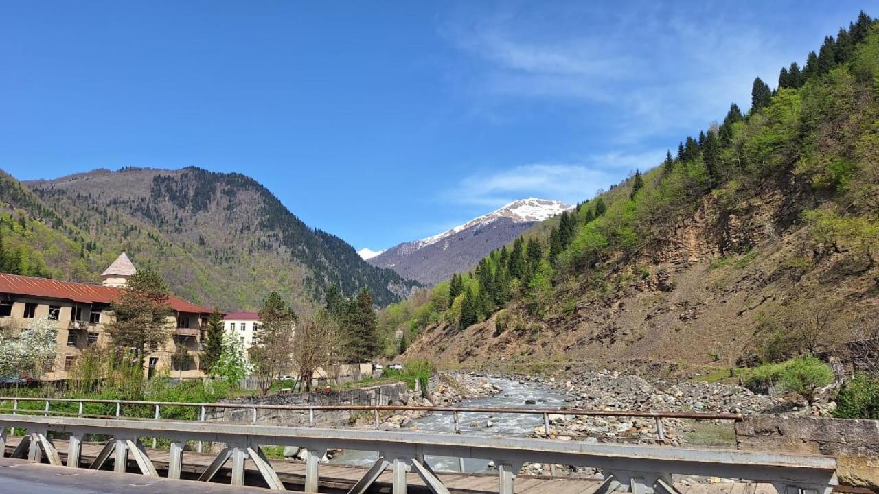 Guest House "Svaneti" Lentekhi Екстер'єр фото