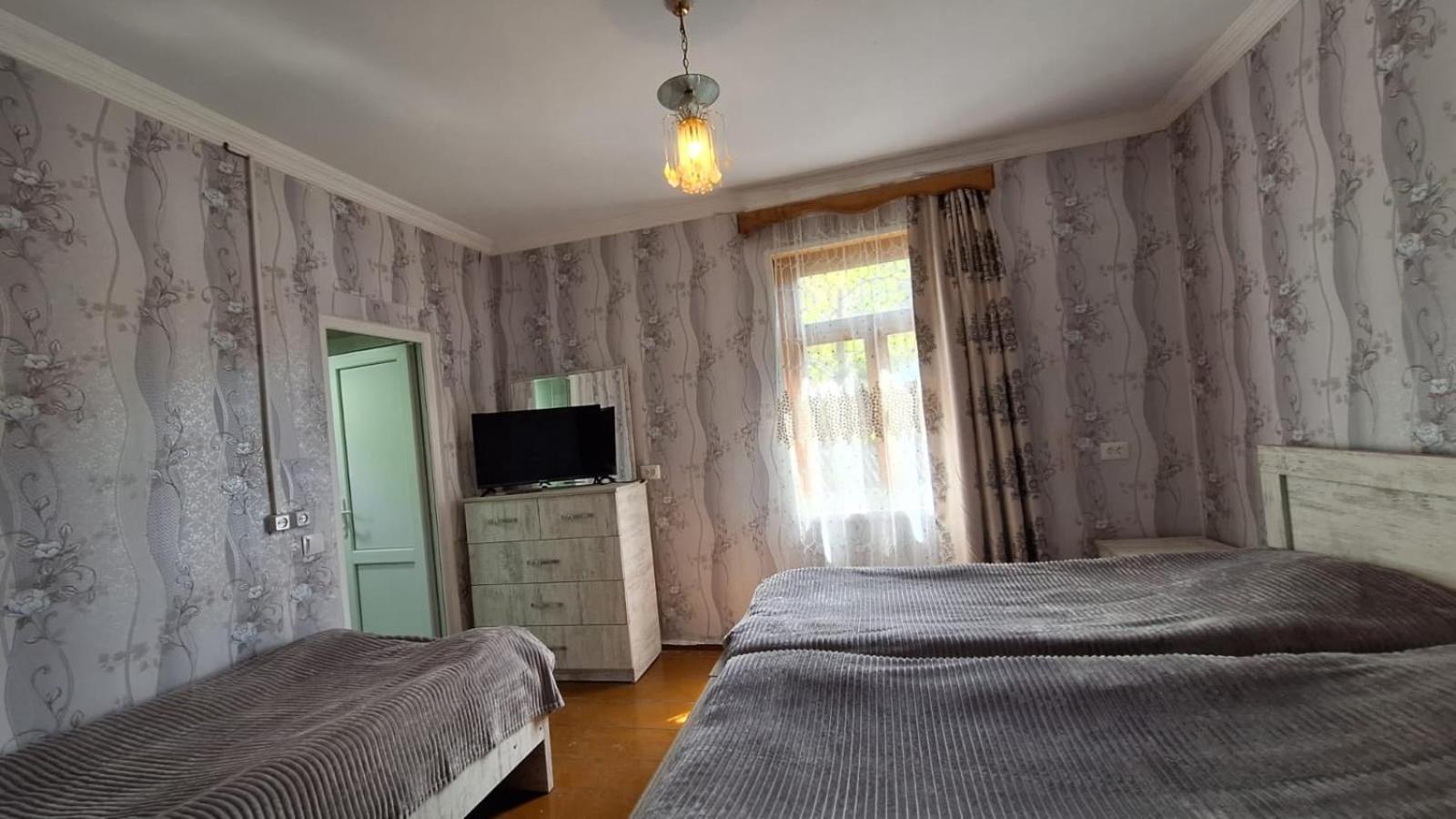 Guest House "Svaneti" Lentekhi Екстер'єр фото