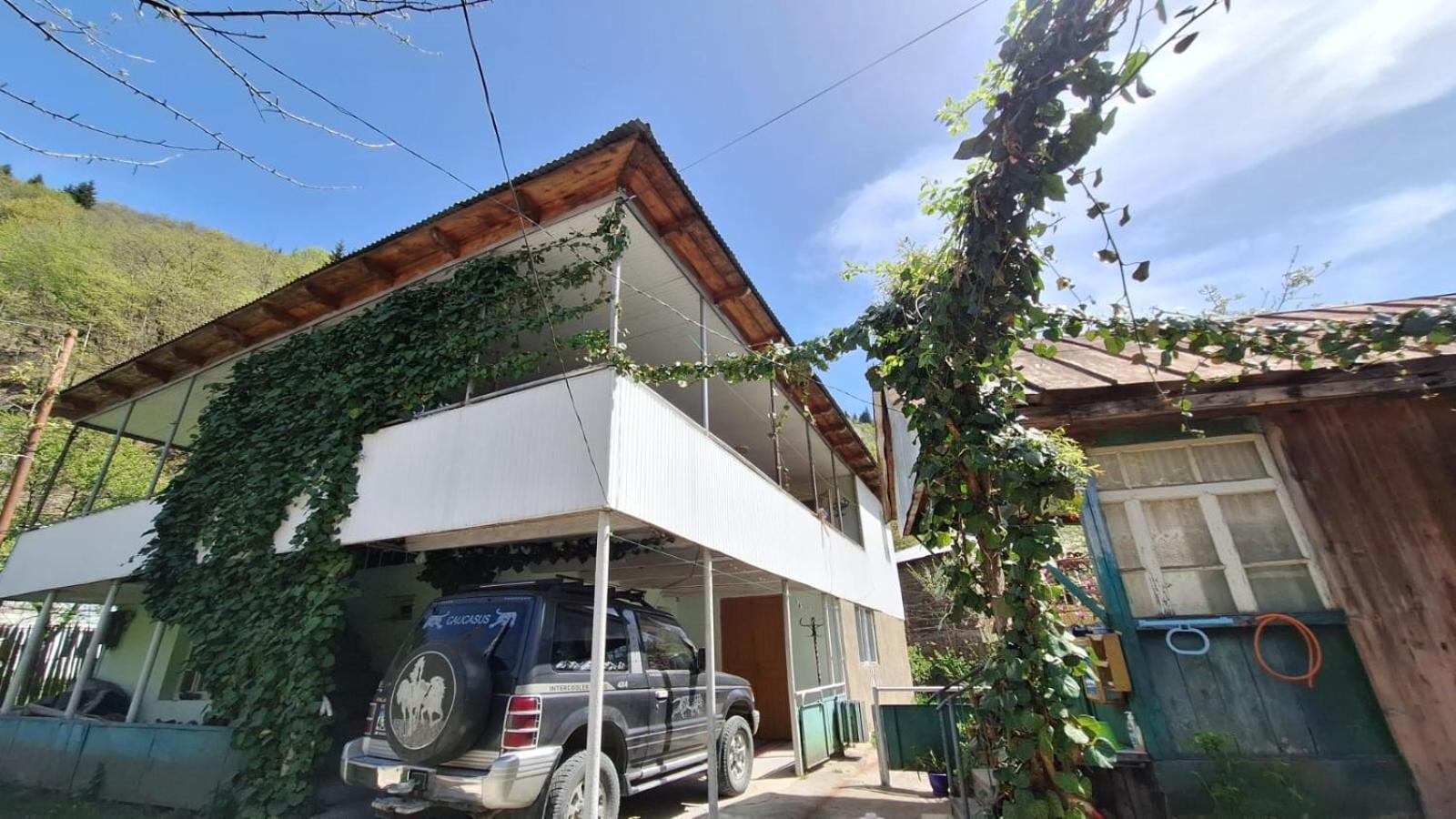 Guest House "Svaneti" Lentekhi Екстер'єр фото