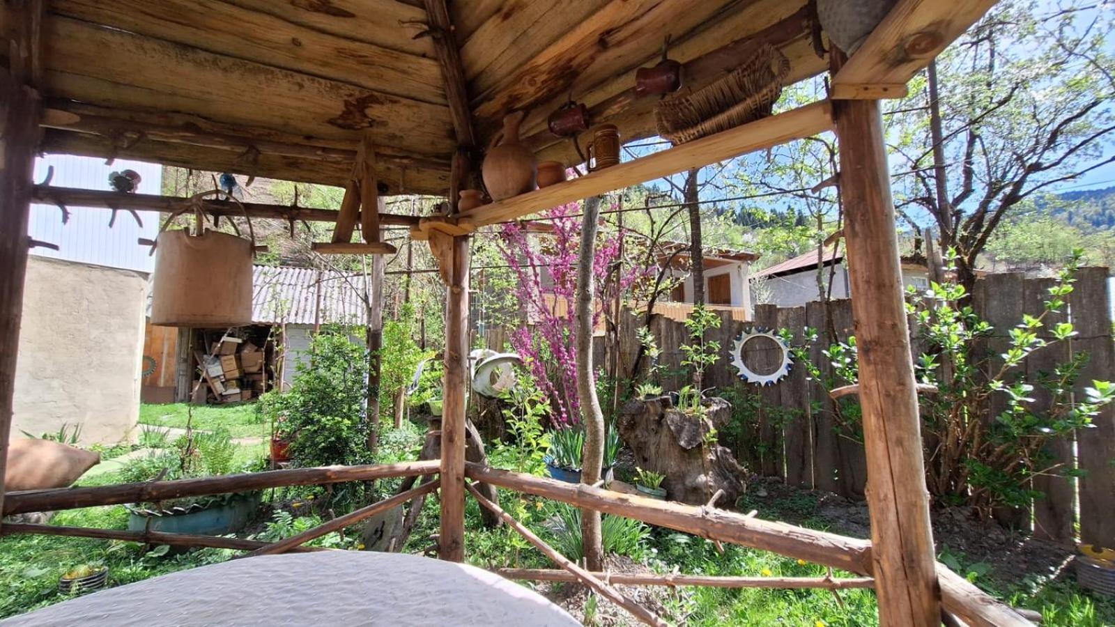 Guest House "Svaneti" Lentekhi Екстер'єр фото