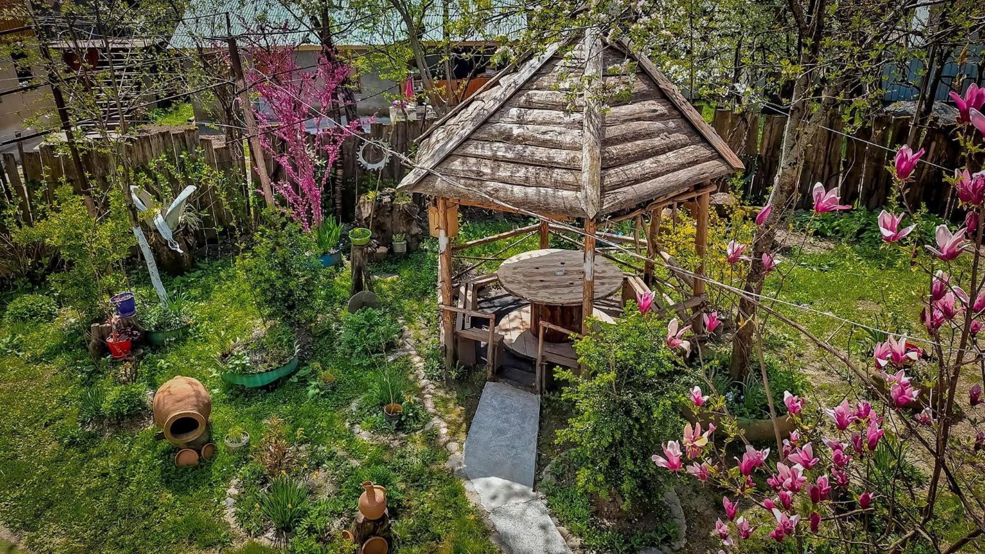 Guest House "Svaneti" Lentekhi Екстер'єр фото