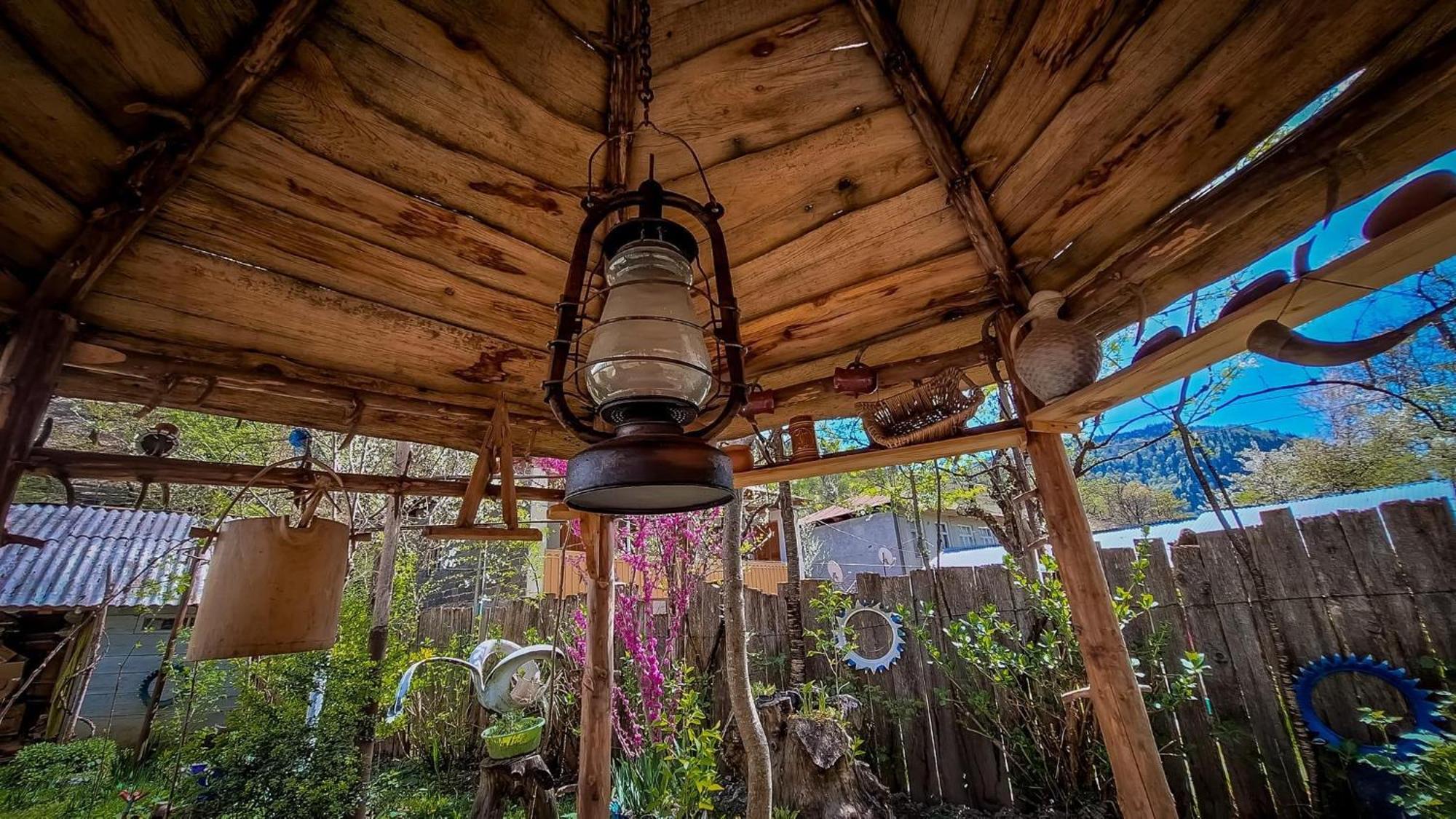Guest House "Svaneti" Lentekhi Екстер'єр фото
