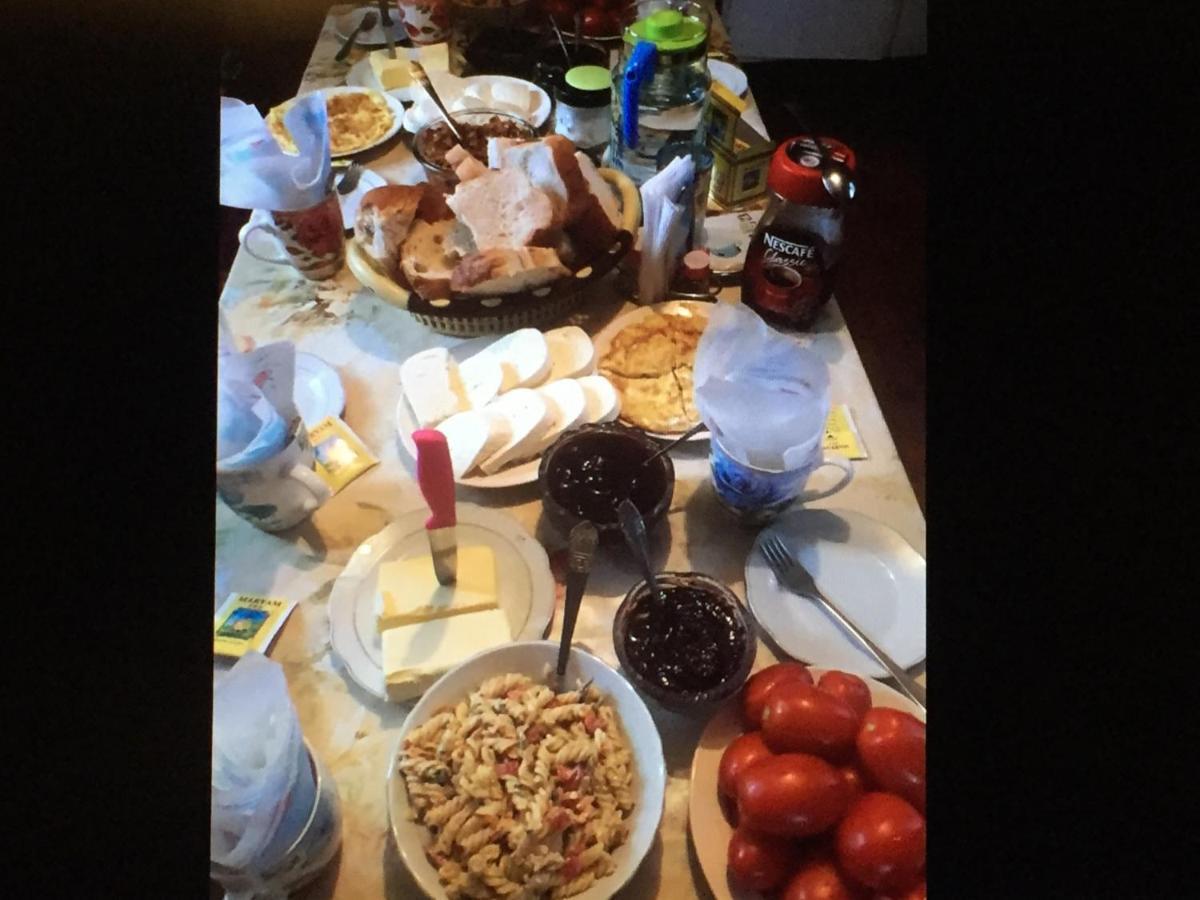 Guest House "Svaneti" Lentekhi Екстер'єр фото